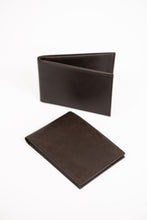 Load image into Gallery viewer, Men&#39;s brown smooth leather wallet