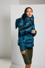 Load image into Gallery viewer, Signature Monarch Goose Down Puffer Scarf - Blue